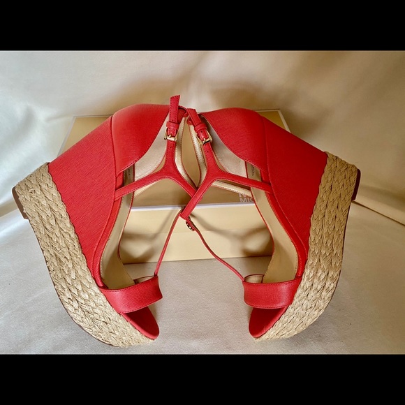 Michael Michael Kors Kerri T-strap Wedge - Picture 12 of 14